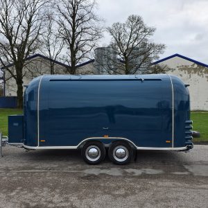 5.0m RAL 5020 Airstream — Fridge & Extraction
