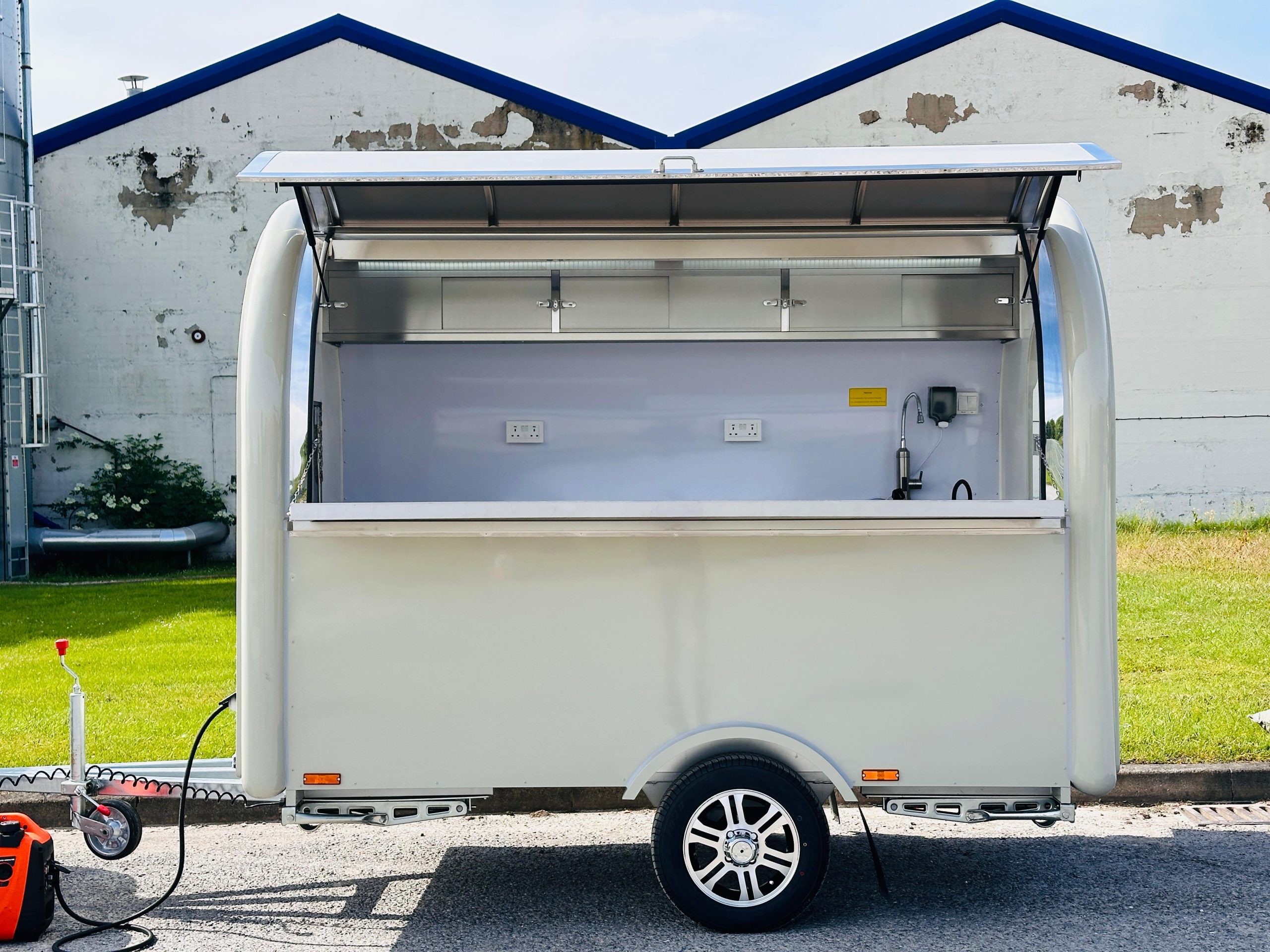 2.8m Grey Catering Pod — Fridge - Image 12