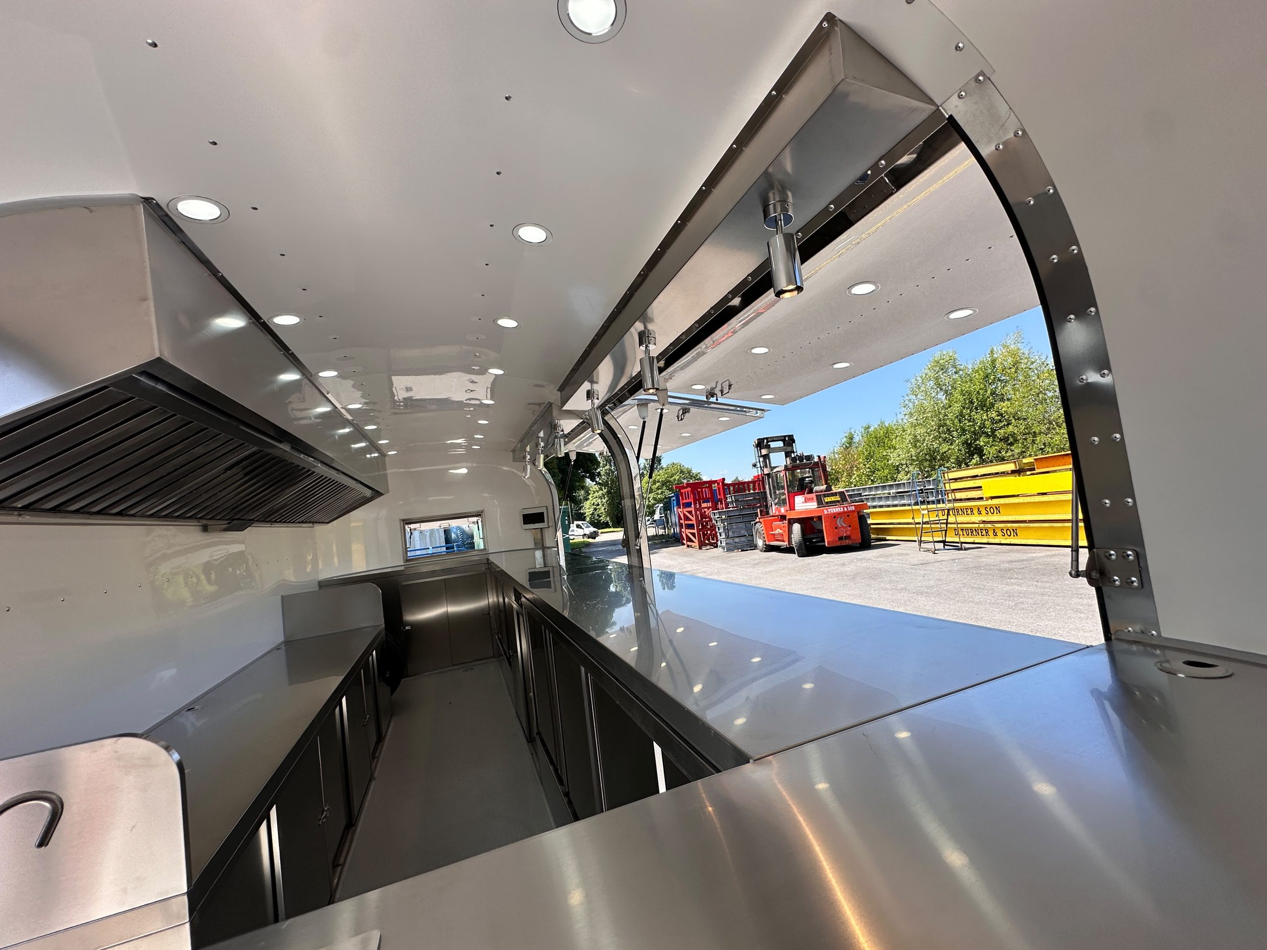6.0m Stainless Steel Airstream — Fridge & Extraction - Image 16