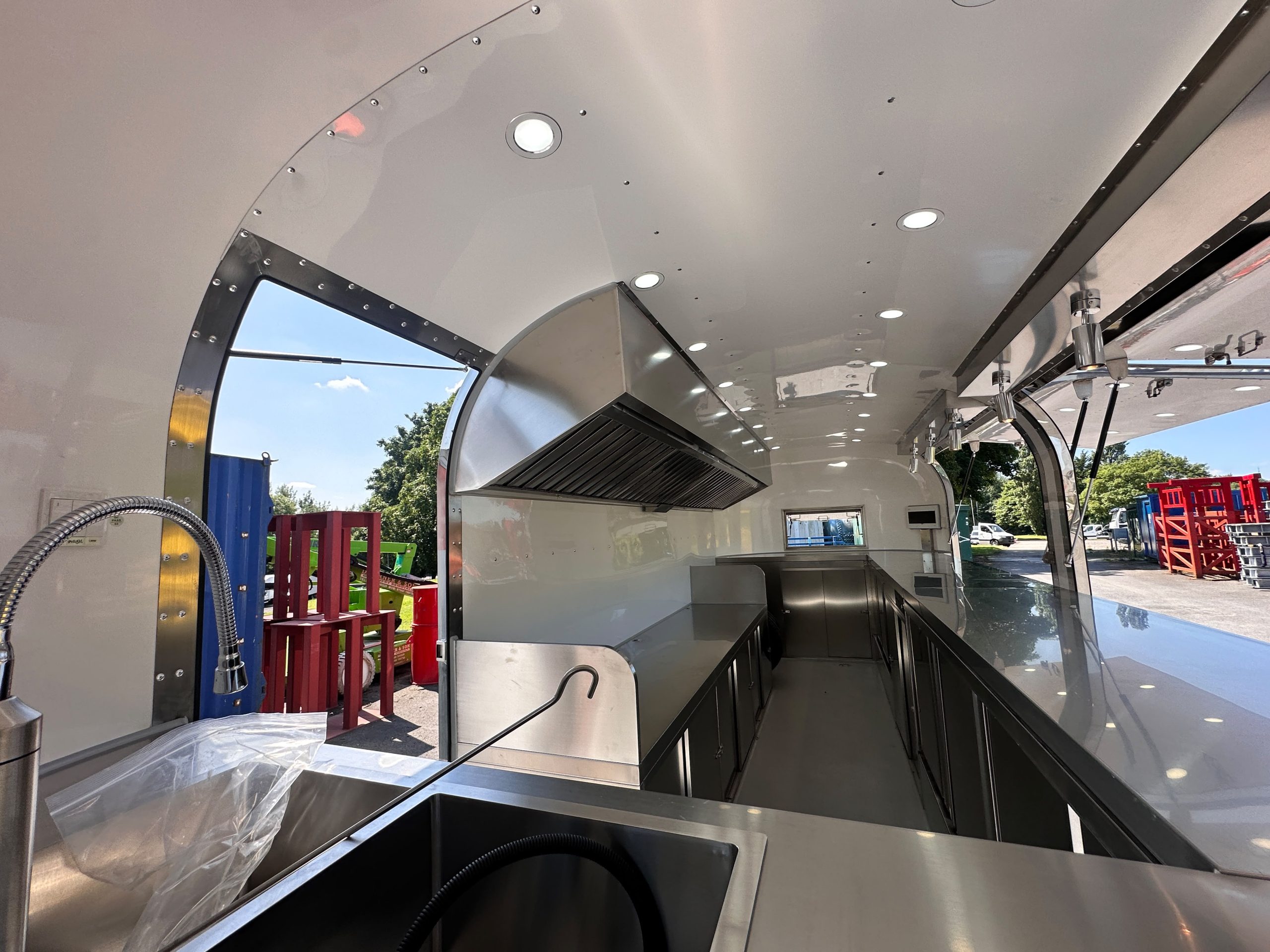 6.0m Stainless Steel Airstream — Fridge & Extraction - Image 15
