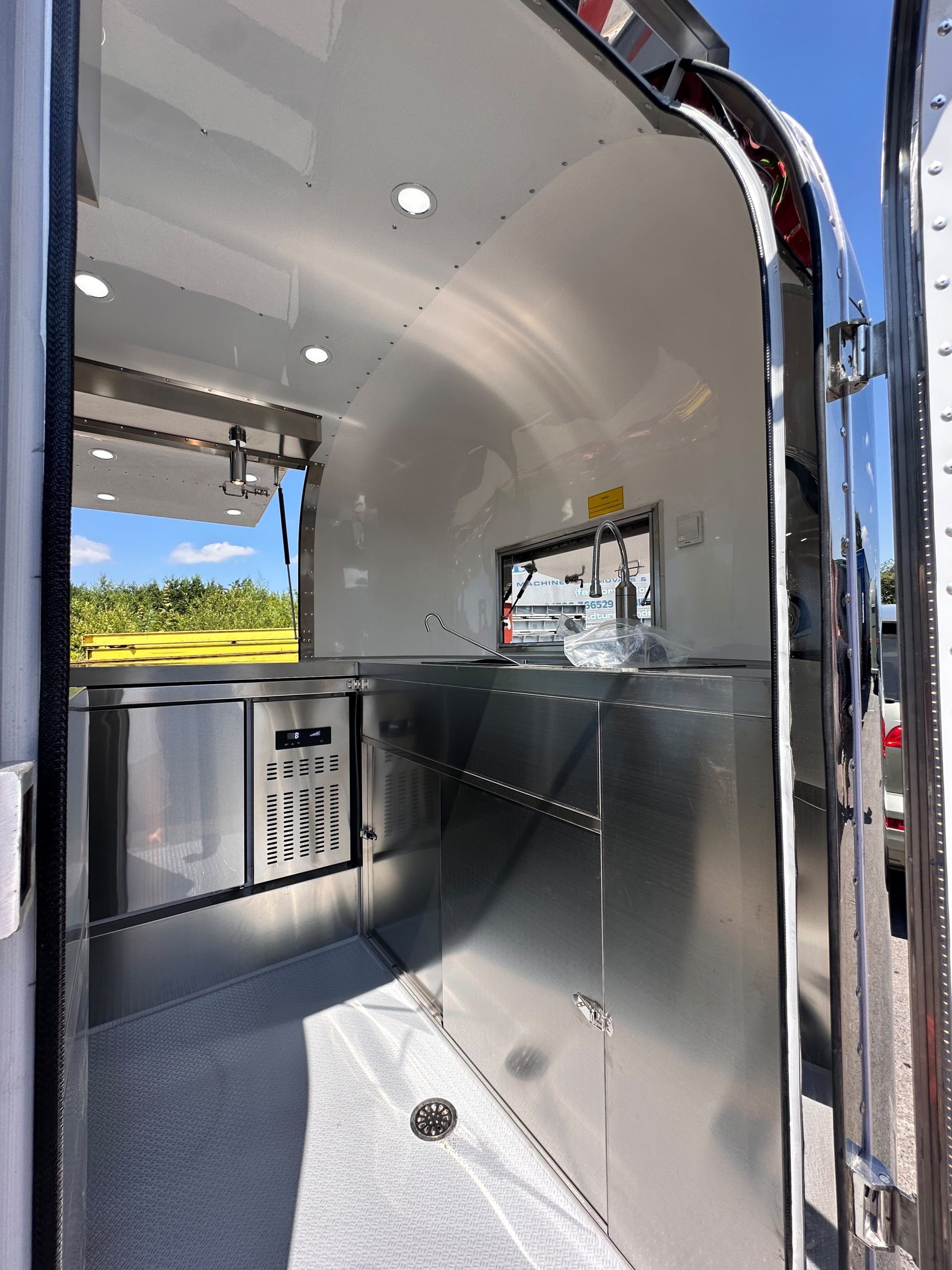 6.0m Stainless Steel Airstream — Fridge & Extraction - Image 6