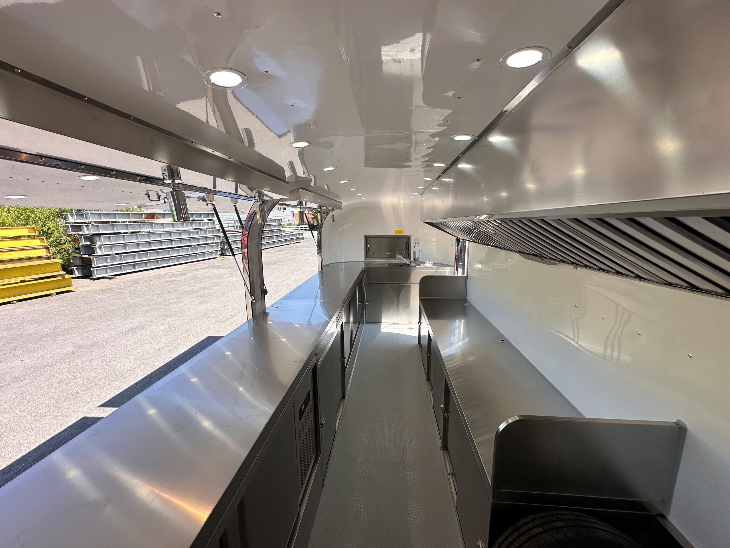 6.0m Stainless Steel Airstream — Fridge & Extraction - Image 5