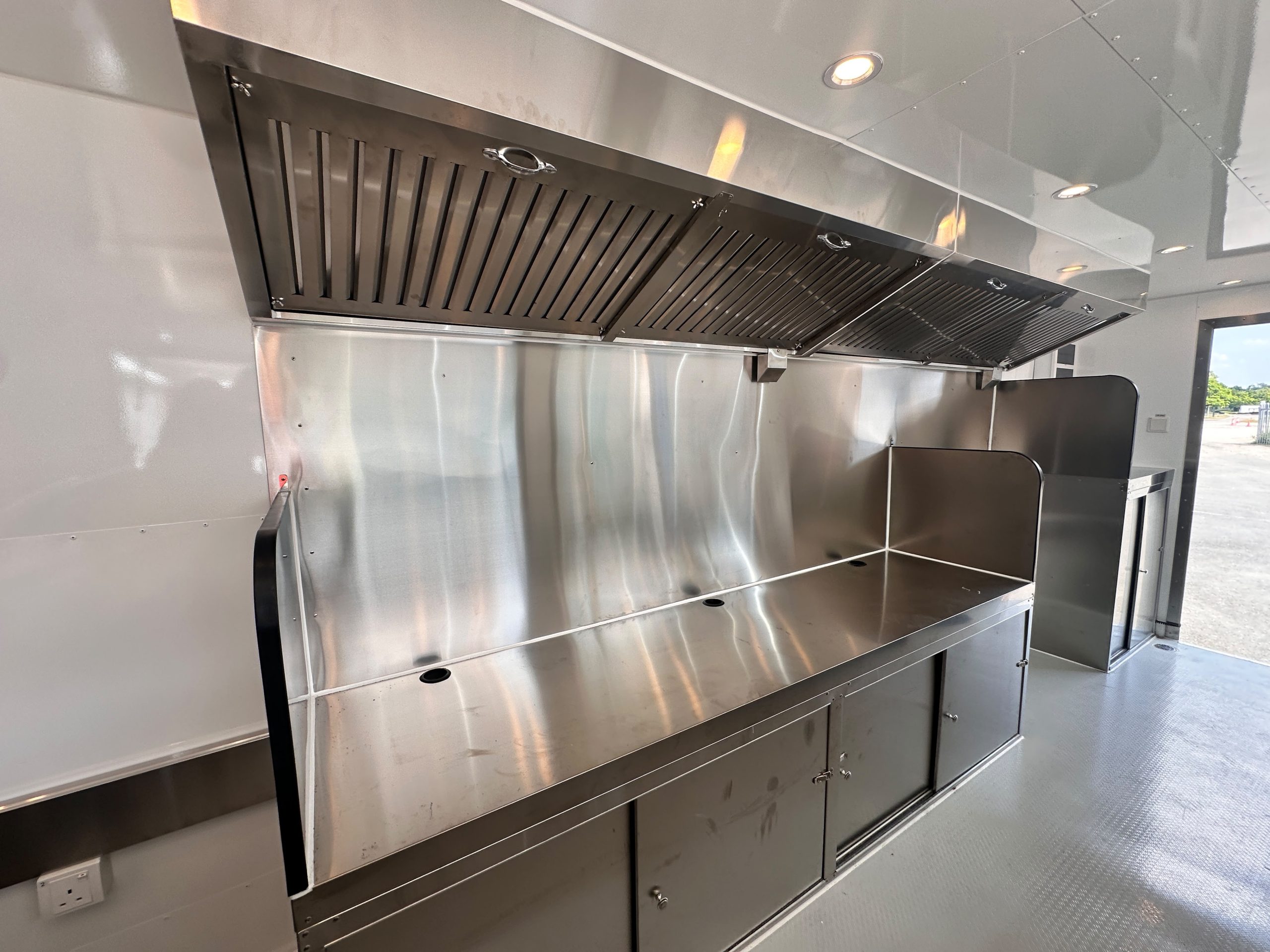 5.5m Black Container Trailer — Fridge & Extraction - Image 12