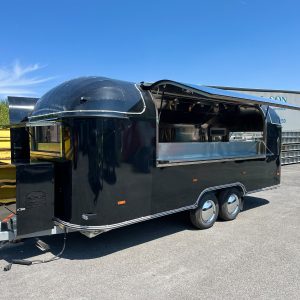 5.5m Black Airstream — Fridge & Extraction