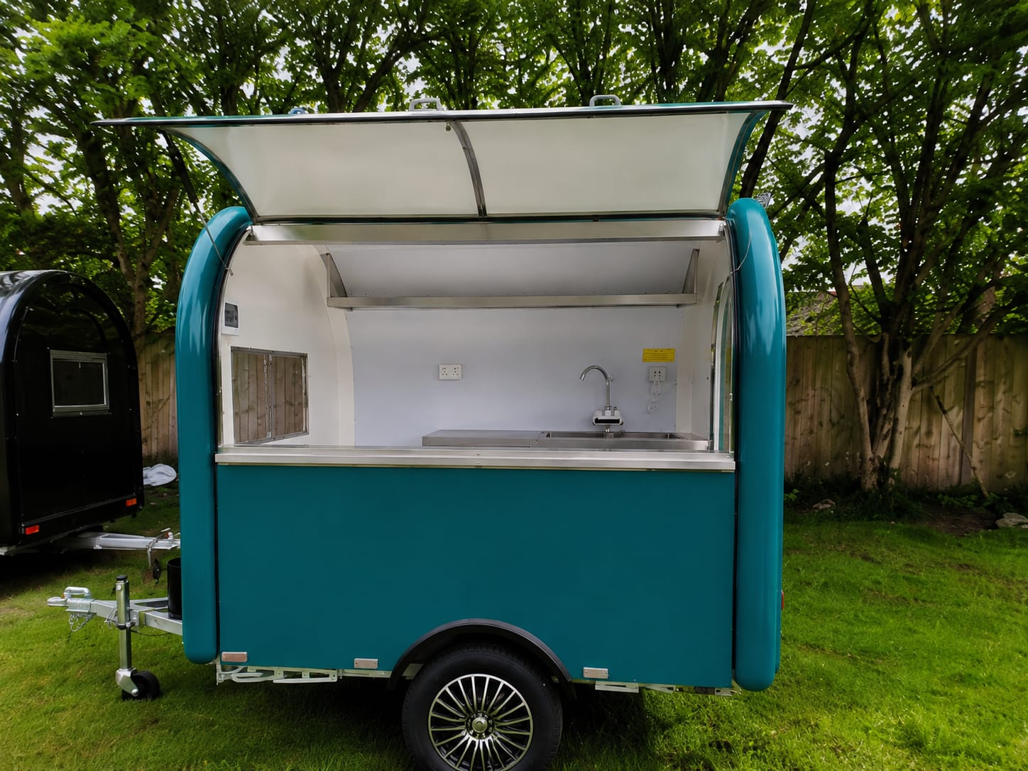 2.3m RAL 5020 Catering Pod